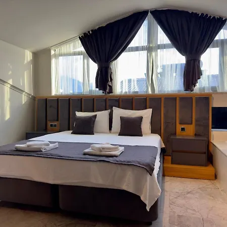 Burberry&sauna Whirlpool Turkish Bath Pool Bbq Villa