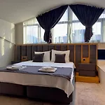 Burberry&sauna Whirlpool Turkish Bath Pool Bbq Villa